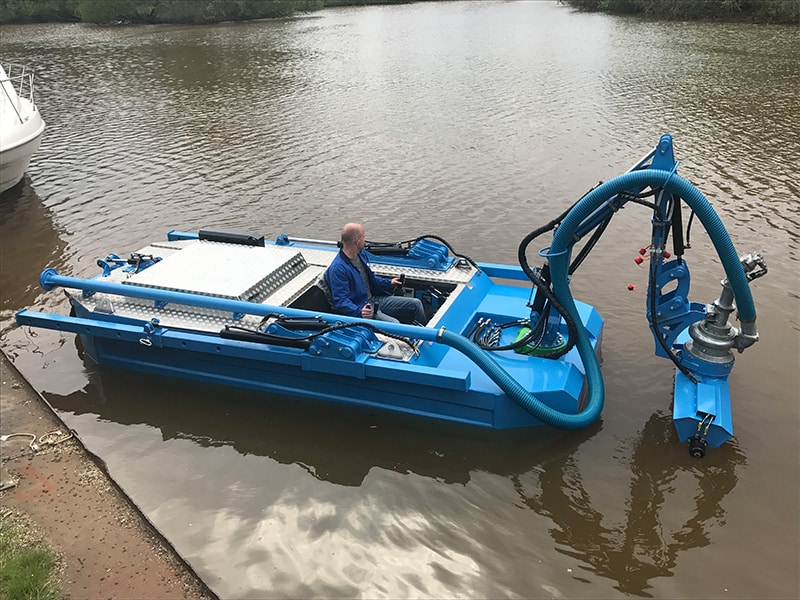 BERKY-NEREUS-200-Maeh-und-Baggerboot-Typ-6710-de