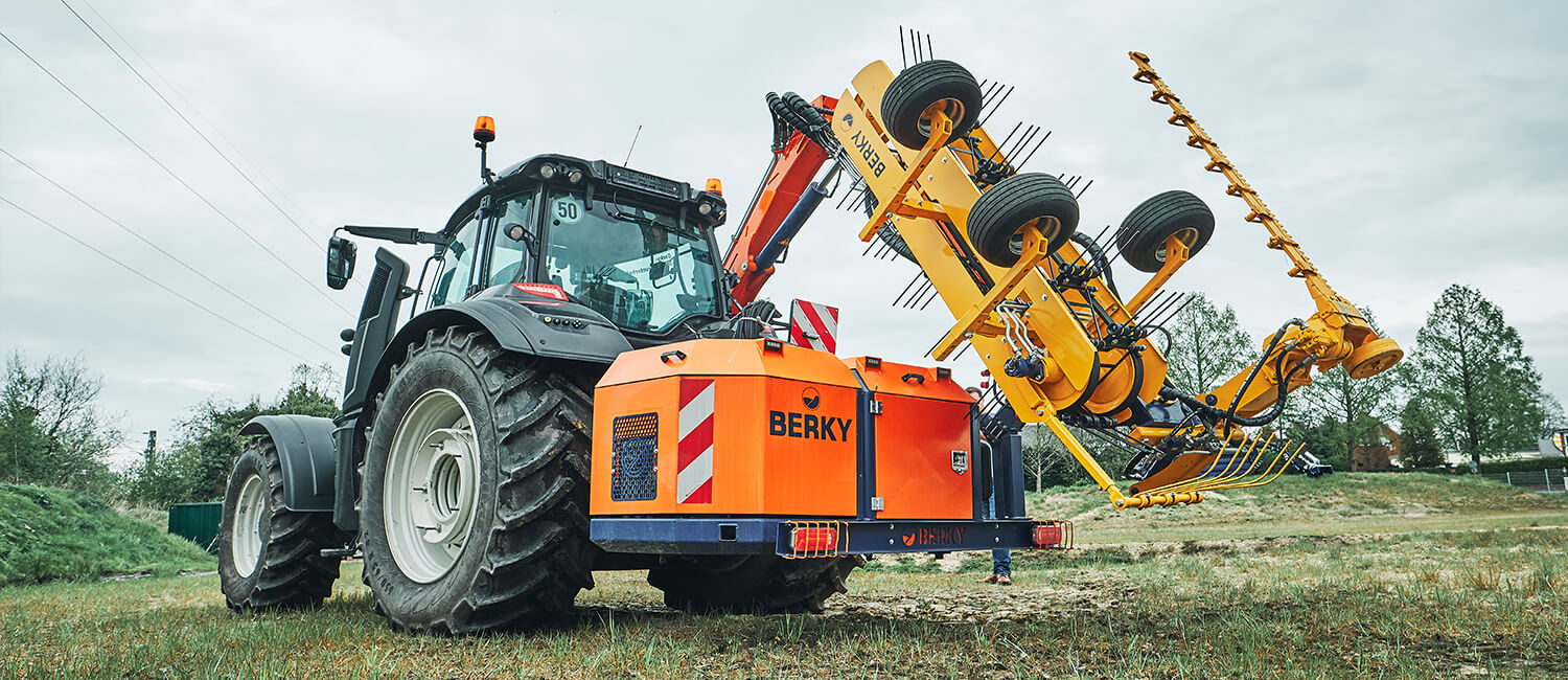 Berky Arbeitsgerät an Landmaschine