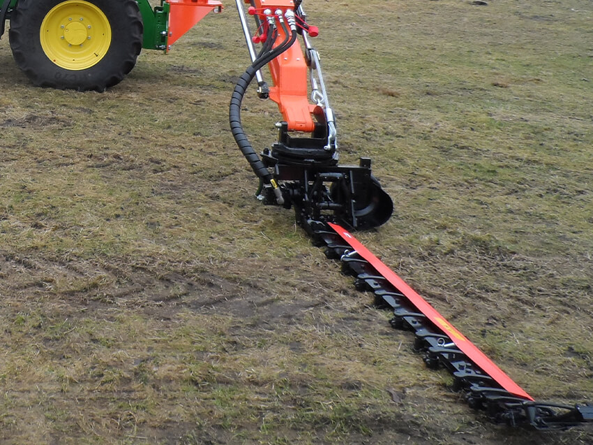 BERKY Doppel­messer Schneid­werk auf Rasen