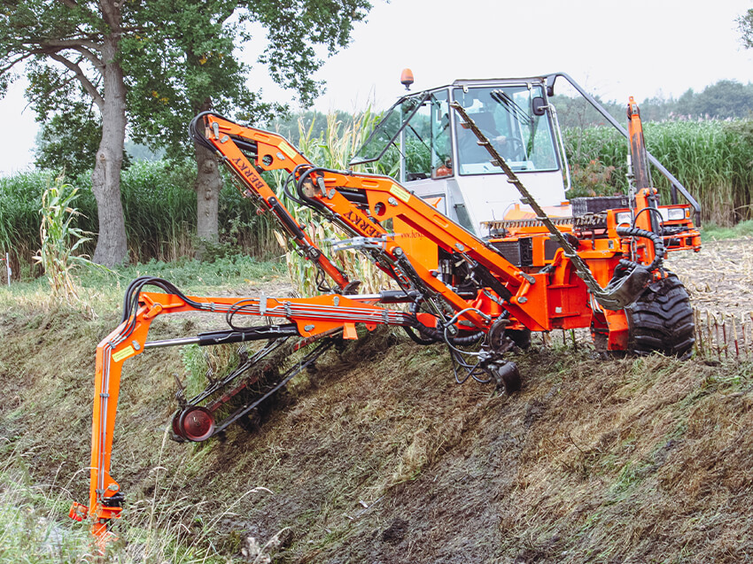 BERKY Slope Mower