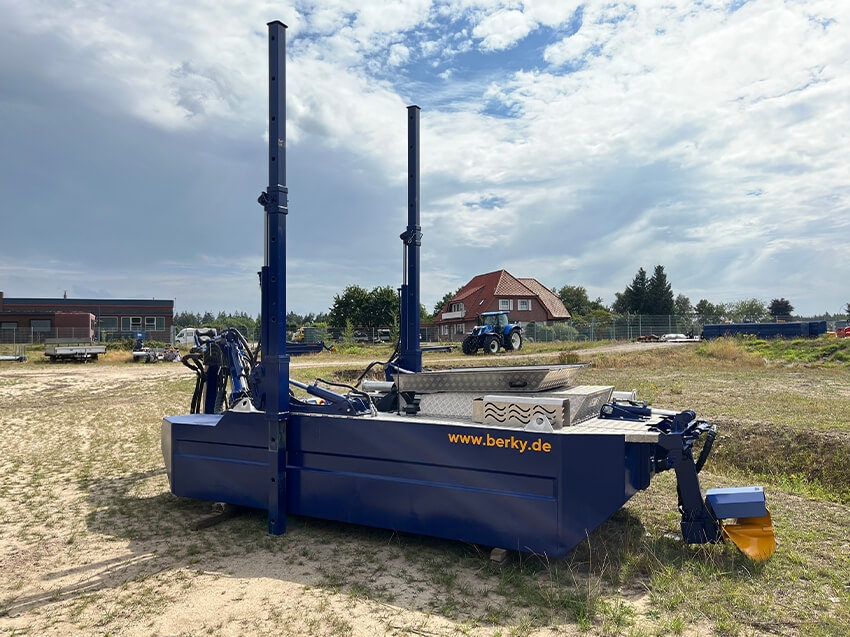 Berky Nereus Dredge an Land Rückansicht