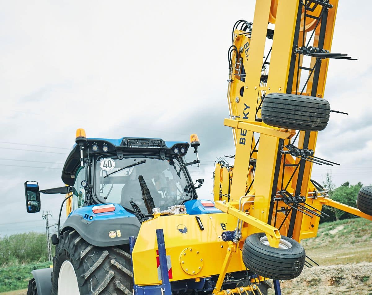 BERKY Mäh-Hark Kombi zum Mähen und Sammeln von Pflanzen